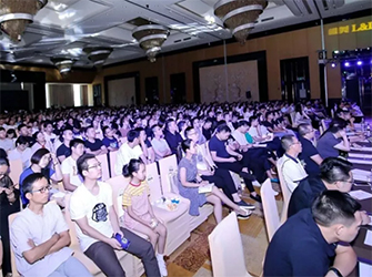 設(shè)計(jì)盛宴再啟丨梁志天、張清平與現(xiàn)場1200名設(shè)計(jì)師一起,引爆無錫設(shè)計(jì)力量(內(nèi)附無錫站直播回放)